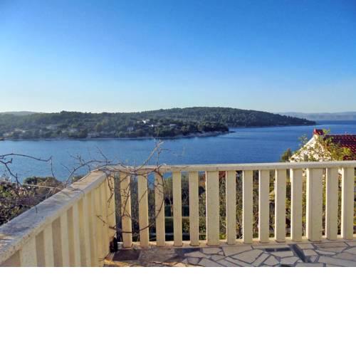 Apartments by the sea Necujam, Solta - 16727