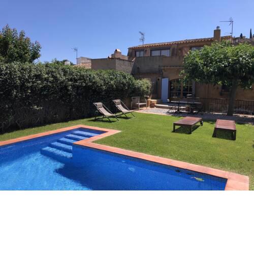 Begur Town House Sleeps 6 with Pool and WiFi
