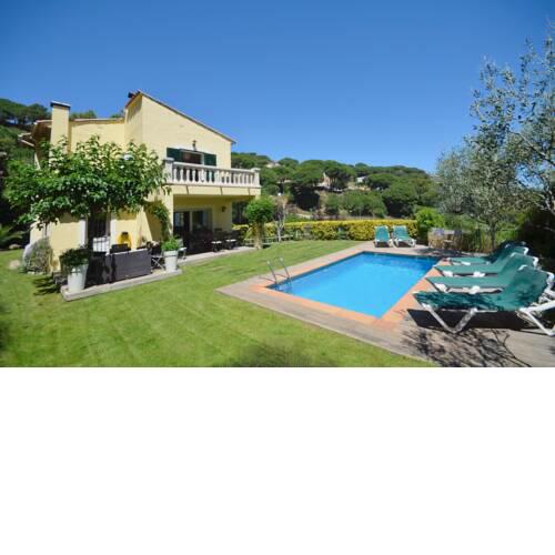 Begur Villa Sleeps 10 with Pool Air Con and WiFi
