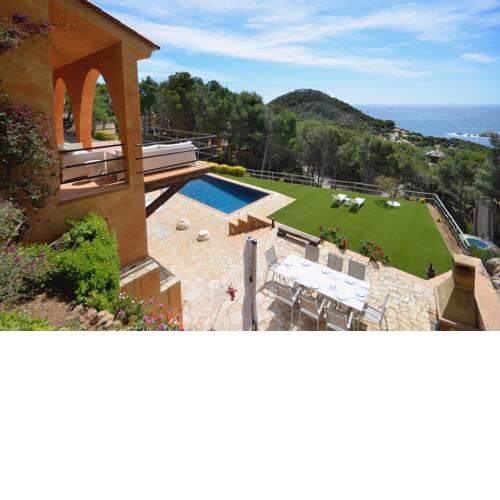 Begur Villa Sleeps 10 with Pool and WiFi