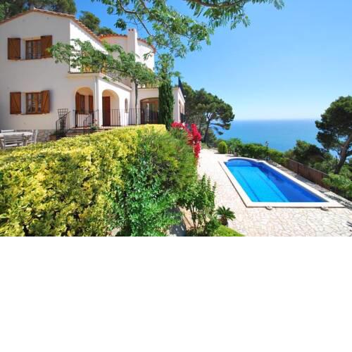 Begur Villa Sleeps 8 with Pool and WiFi