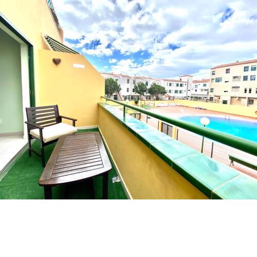 Comodo apartamento de un dormitorio con vistas a la piscina en Costa del Silencio