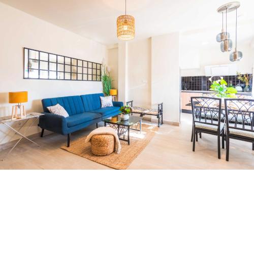 Eclectic apartment with a view & parking