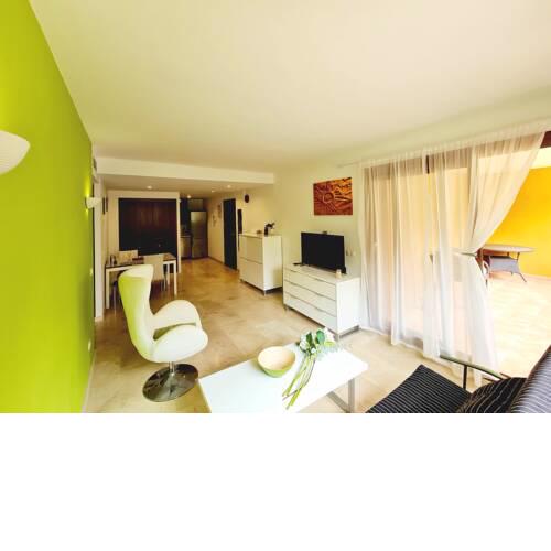 Punta Prima Modern, 100 m sea, 2 swimming-pools, aircondition, Free WI-FI