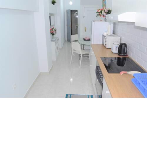 Stunning 2 Bedroom Apartment Fully Refurbished With Air-conditioning